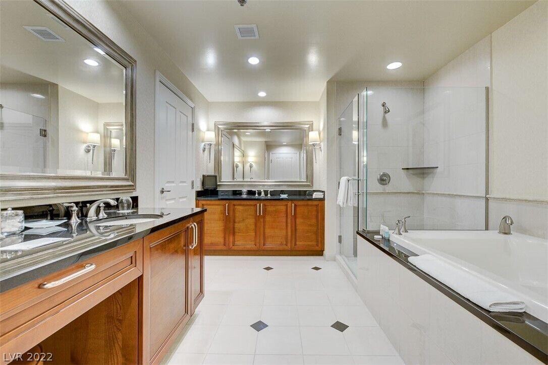 Master Bathroom with Jacuzzi tub