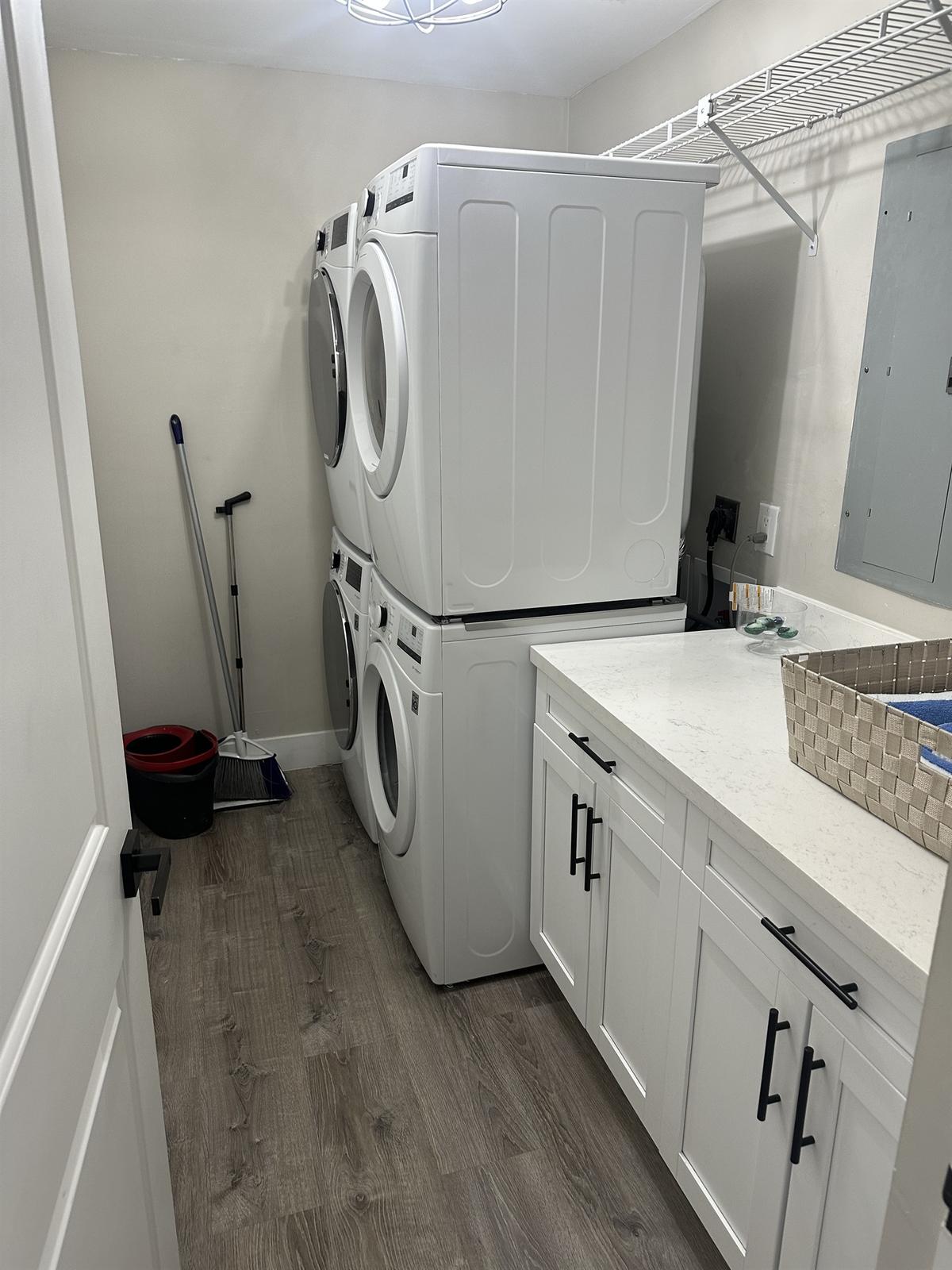 Laundry can be done on site.  We provide laundry pods and towels for the hottub/beach